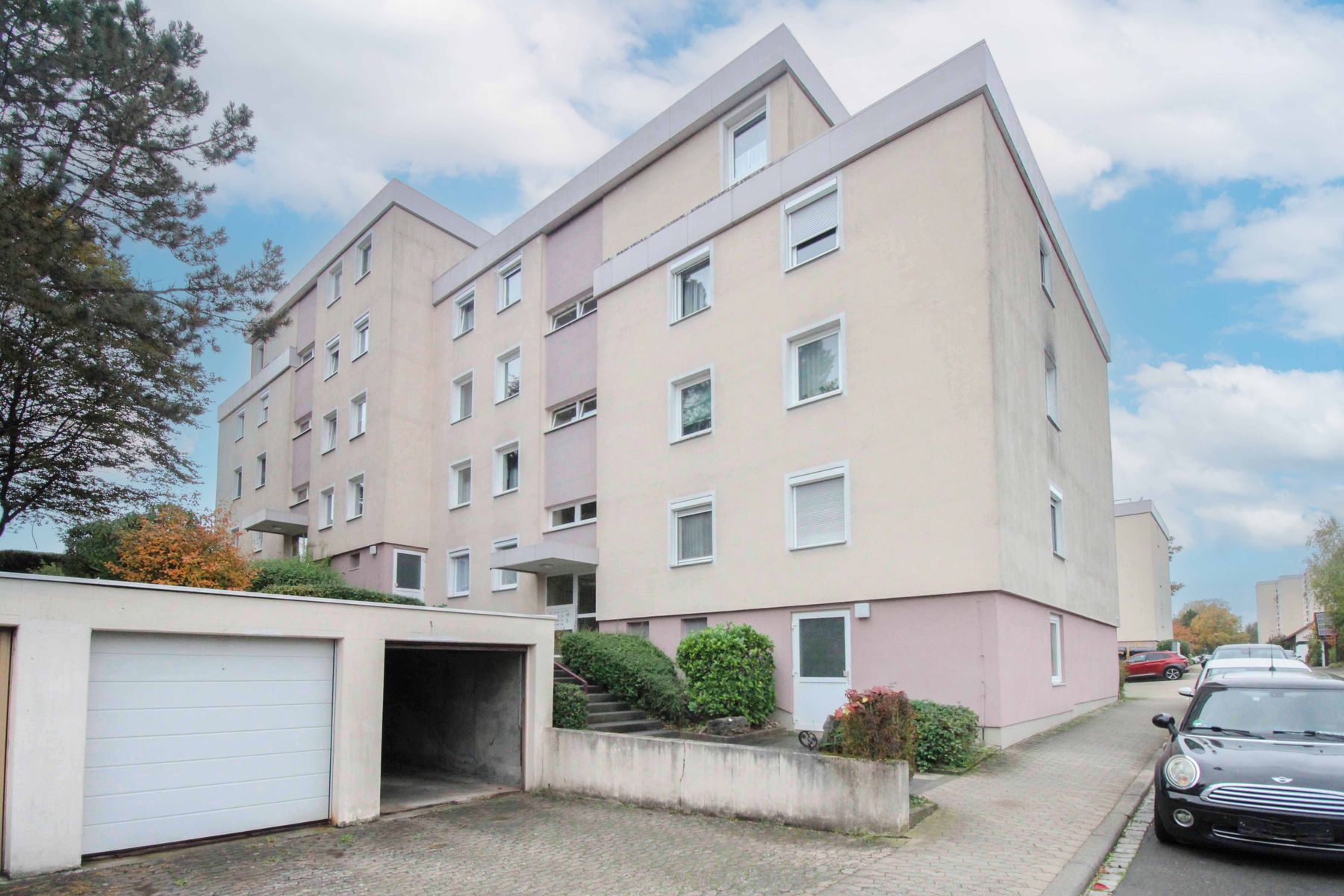 Wohnung zum Kauf 295.000 € 4 Zimmer 92 m²<br/>Wohnfläche 1.<br/>Geschoss Gerbrunn 97218