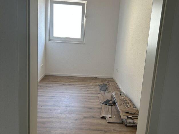 WG-Zimmer zur Miete auf Zeit 400 € 10 m² 3. Geschoss frei ab 01.10.2026 Südstadt Südstadt 76137