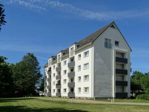 Wohnung zur Miete 573 € 3 Zimmer 61,9 m² 4. Geschoss frei ab sofort Sachsenring 75 Innenstadt Neumünster 24534