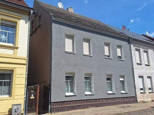 Mehrfamilienhaus zum Kauf als Kapitalanlage geeignet 99.000 € 7 Zimmer 168 m² 784 m² Grundstück Burg Burg 39288