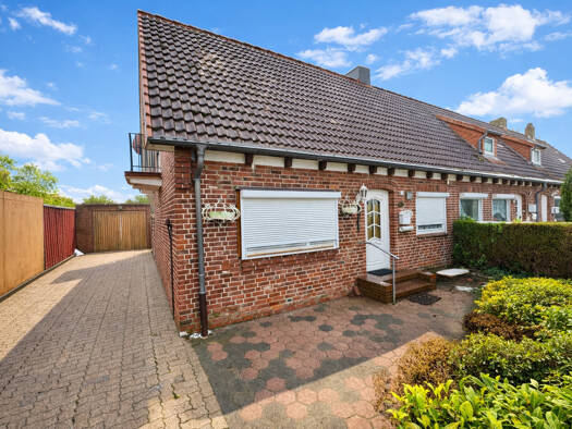 Reihenmittelhaus zum Kauf 98.000 € 3 Zimmer 61,2 m² 355 m² Grundstück Brunsbüttel 25541