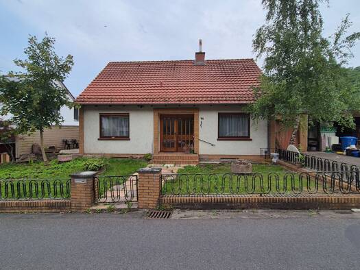 Einfamilienhaus zum Kauf provisionsfrei 370.000 € 6 Zimmer 130 m² 680 m² Grundstück frei ab sofort Eddigehausen Bovenden 37120