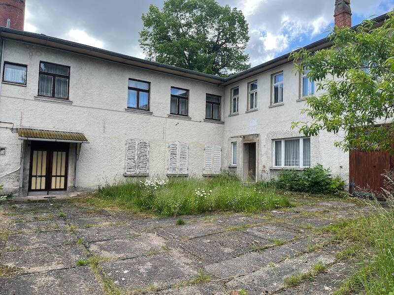 Mehrfamilienhaus zum Kauf 147.000 € 10 Zimmer 200 m²<br/>Wohnfläche 921 m²<br/>Grundstück Arnstadt Arnstadt 99310