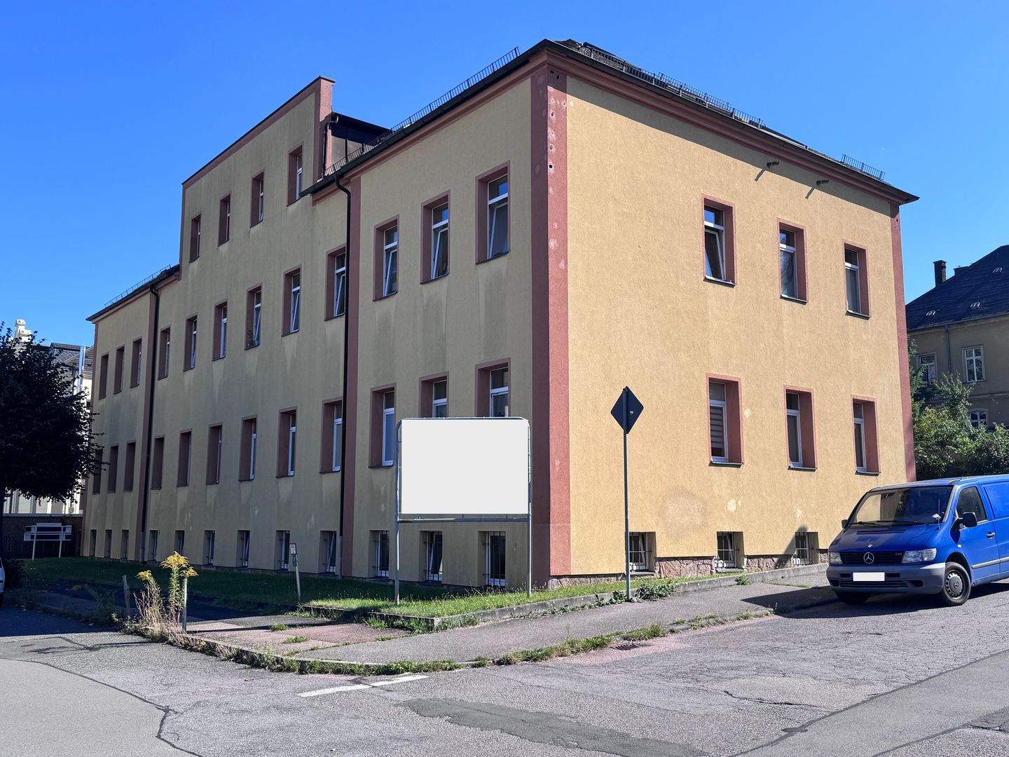Mehrfamilienhaus zum Kauf - Ansicht 2