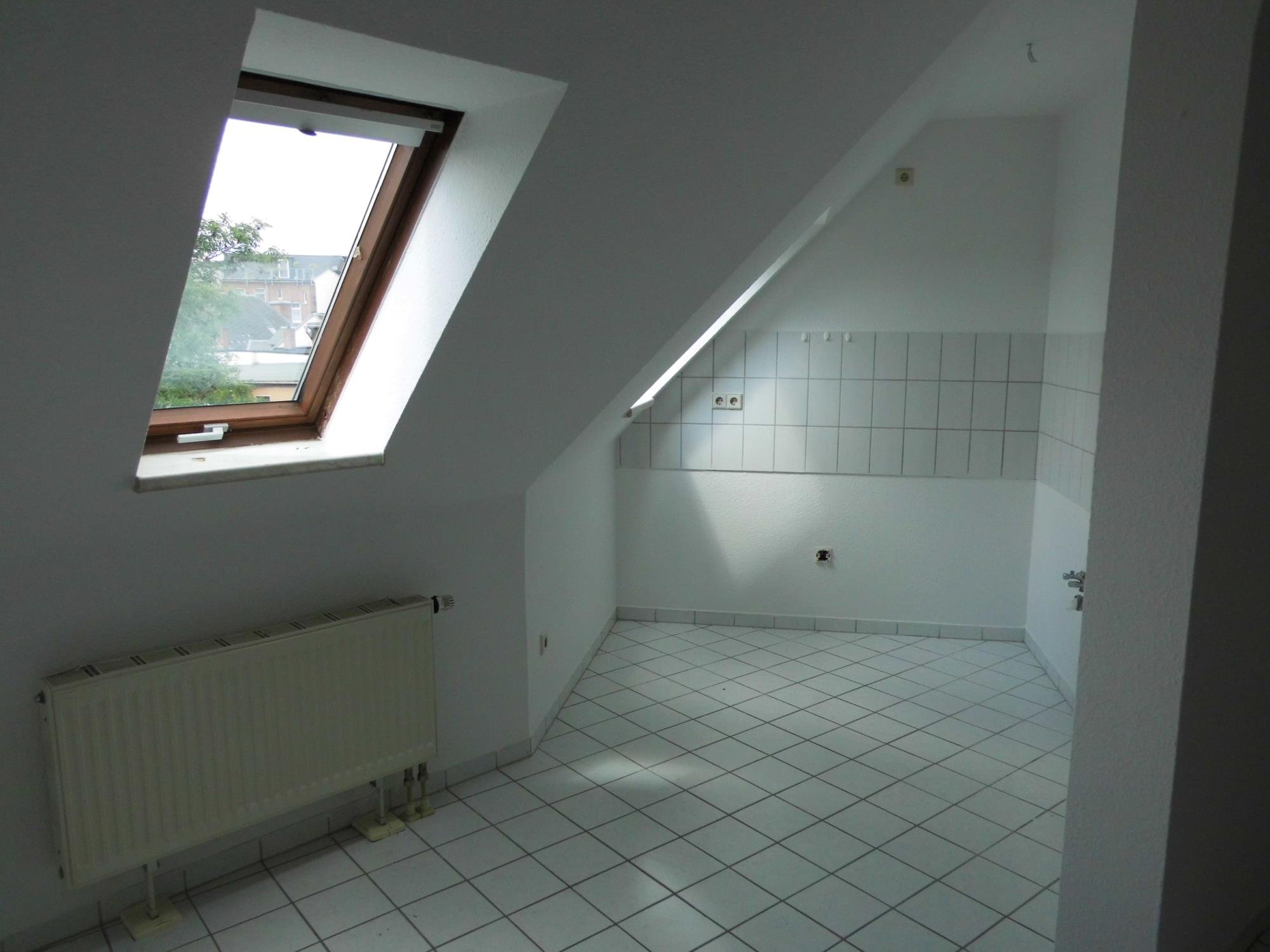 Wohnung zur Miete 250 € 2 Zimmer 42 m²<br/>Wohnfläche 3.<br/>Geschoss Reichenbach Reichenbach 08468