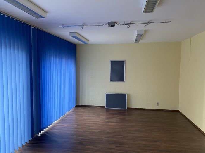 Bürofläche zur Miete provisionsfrei 450 € 4 Zimmer 80 m²<br/>Bürofläche Kreuzstr.3 Roßwein Roßwein 04741