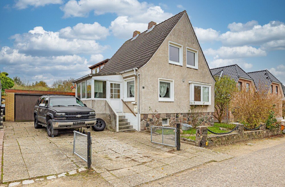 Einfamilienhaus zum Kauf 339.000 € 5 Zimmer 124 m²<br/>Wohnfläche 484 m²<br/>Grundstück Teichstraße 14 Laboe 24235