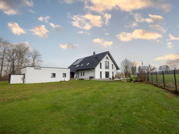 Einfamilienhaus zum Kauf 1.190.000 € 7 Zimmer 302,2 m² 2.488 m² Grundstück Drantum Melle 49324