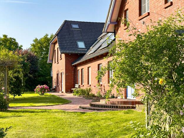 Haus zum Kauf 1.280.000 € 14 Zimmer 435 m² 2.756 m² Grundstück Brackrade Bosau 23715