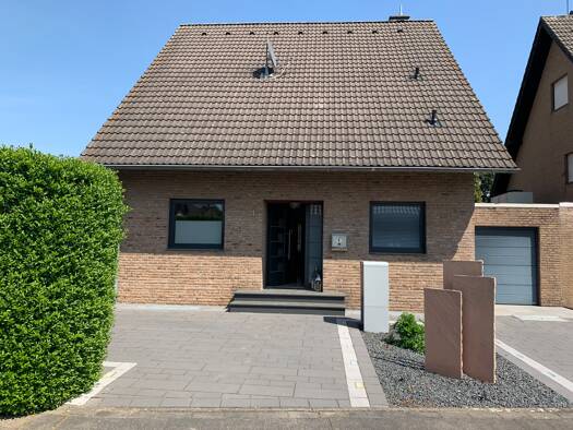 Einfamilienhaus zur Miete 1.600 € 3 Zimmer 150 m² 626 m² Grundstück frei ab 01.06.2026 Rath Bedburg 50181