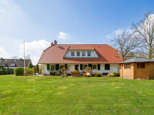 Villa zum Kauf 6,5 Zimmer 232,9 m² 2.298 m² Grundstück Quickborn 25451
