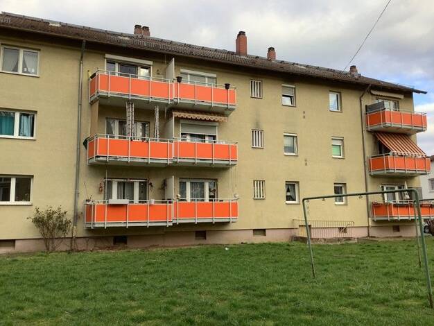 Wohnung zur Miete 798 € 3 Zimmer 63,6 m² 2. Geschoss frei ab 01.12.2025 Hinterm Bachberg 2 Preungesheim Frankfurt am Main 60435