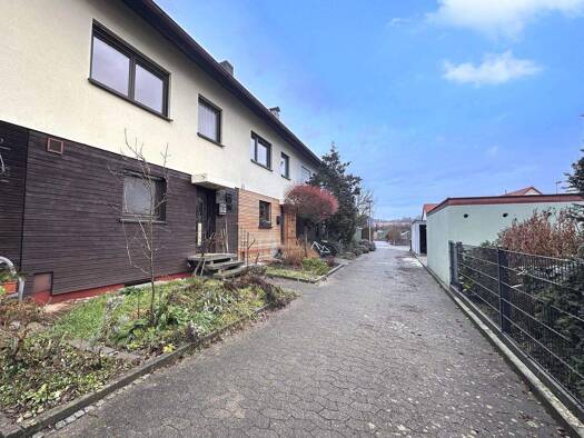 Reihenmittelhaus zum Kauf 370.000 € 5 Zimmer 126 m² 143 m² Grundstück frei ab 01.03.2026 Zirndorf 90513