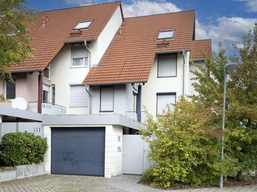 Reihenendhaus zur Miete 2.300 € 7 Zimmer 253 m² 300 m² Grundstück Siegelbach Kaiserslautern / Siegelbach 67661