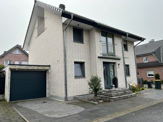 Einfamilienhaus zum Kauf 650.000 € 7 Zimmer 138 m²<br/>Wohnfläche 389 m²<br/>Grundstück Langenbochum Herten 45701