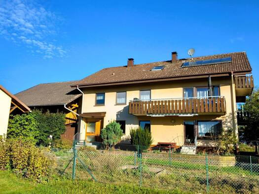 Mehrfamilienhaus zum Kauf provisionsfrei 590.000 € 8 Zimmer 220 m² 1.471 m² Grundstück Erdmannsweiler Königsfeld im Schwarzwald 78126