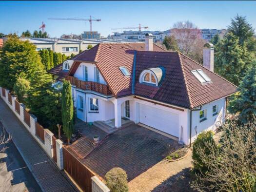 Villa zum Kauf provisionsfrei 1.960.000 € 13 Zimmer 235 m² 1.542 m² Grundstück frei ab sofort Uhrineves 10400