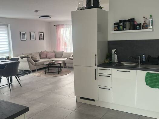 Wohnung zur Miete 1.050 € 3,5 Zimmer 84 m² Geschoss 1/3 frei ab sofort Hohenzollernstraße Alfdorf 73553