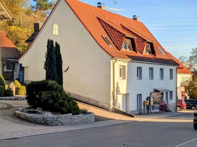 Haus zum Kauf 270.000 € 10 Zimmer 284,6 m² 850 m² Grundstück Schwenningen 72477