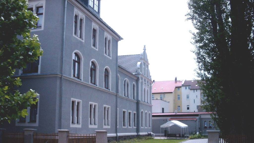 Studio zur Miete 219 € 1 Zimmer 28,6 m² 3. Geschoss Alexander-Puschkin-Straße 11 Meuselwitz 04610