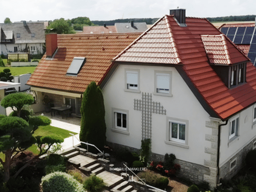 Einfamilienhaus zum Kauf 399.000 € 8 Zimmer 176 m² 445 m² Grundstück frei ab 31.10.2026 Stettbach Werneck 97440