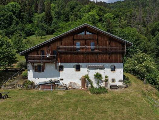 Haus zum Kauf 1.195.000 € 227 m² 12.296 m² Grundstück Taninges (Praz de Lys - Sommand) 74440