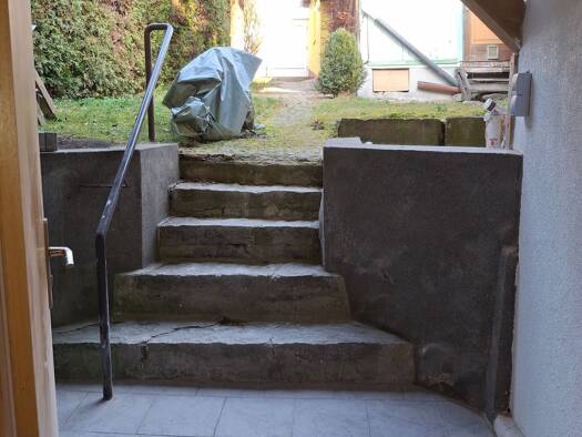 Studio zur Miete 650 € 1 Zimmer 84 m² frei ab sofort Unteres Waldtor 10 Waltershausen 99880