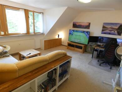 Wohnung zur Miete 660 € 2 Zimmer 56,1 m² Dachgeschoss, 2. Geschoss frei ab 01.09.2025 Vach 180 Fürth 90768
