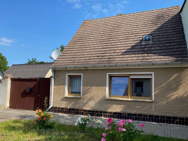 Doppelhaushälfte zum Kauf 30.000 € 5 Zimmer 76,4 m² 377 m² Grundstück Wespen 39249