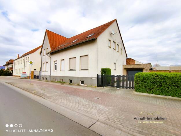 Wohnung zur Miete 300 € 2 Zimmer 55 m² 1. Geschoss frei ab sofort Markesche Straße 9 Raguhn 06779