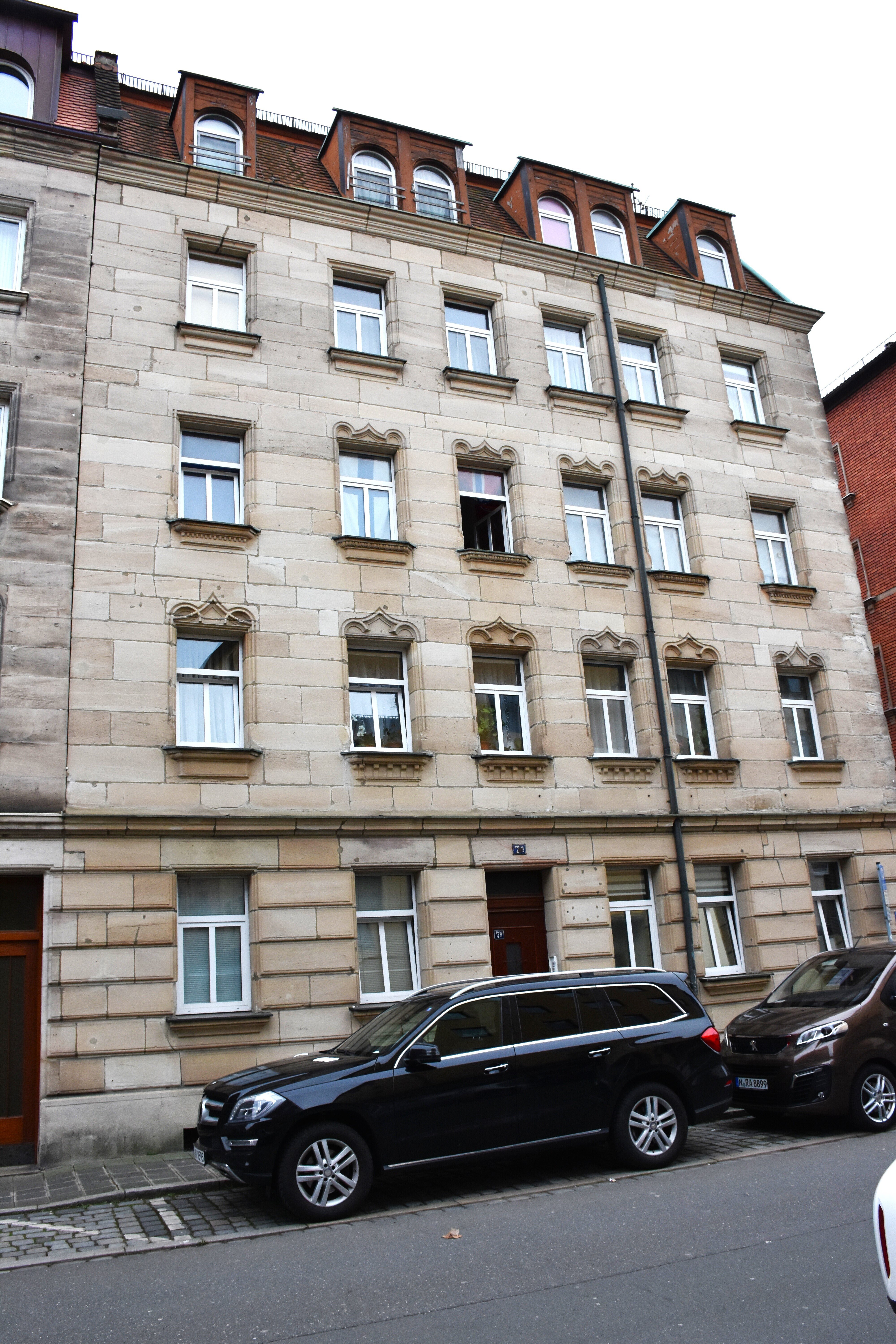 Mehrfamilienhaus zum Kauf als Kapitalanlage geeignet 20 Zimmer 437 m²<br/>Wohnfläche 450 m²<br/>Grundstück Gostenhof Nürnberg 90429