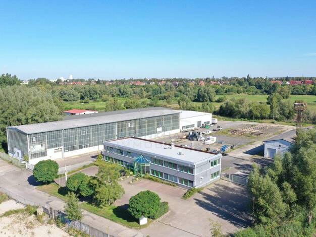Lagerhalle zur Miete 2,90 € 2.688 m² Lagerfläche teilbar ab 506 m² Petridamm 11c Brinckmansdorf Rostock 18146