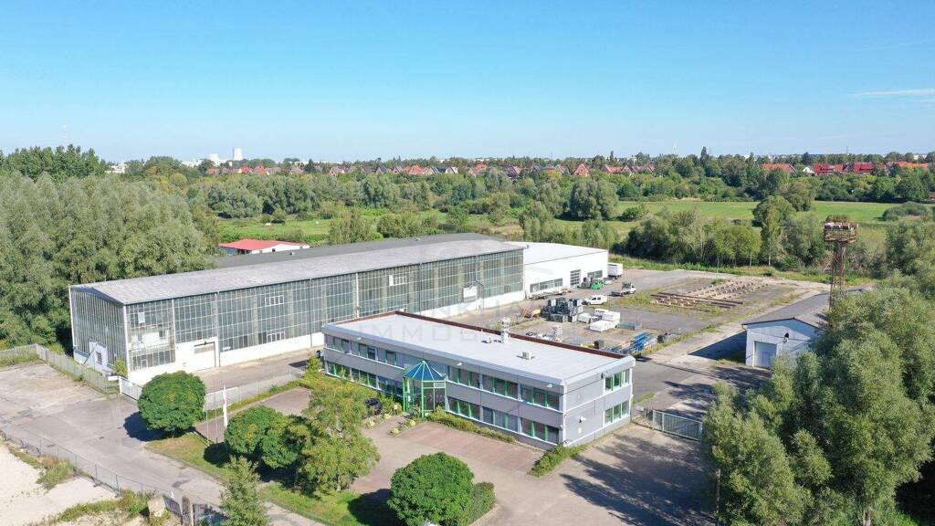 Lagerhalle zur Miete 2,90 € 2.688 m² Lagerfläche teilbar ab 506 m² Petridamm 11c Brinckmansdorf Rostock 18146