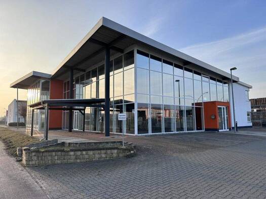 Ausstellungsfläche zum Kauf 1.295.000 € 406 m² Verkaufsfläche Waren 17192