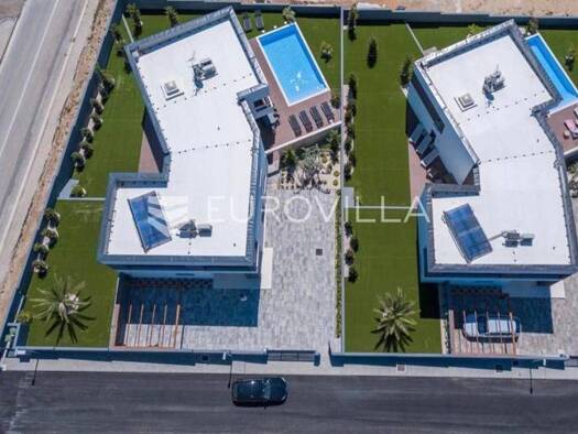 Haus zum Kauf 2.400.000 € 8 Zimmer 700 m² Novalja Novalja