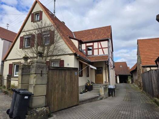 Einfamilienhaus zum Kauf 300.000 € 12 Zimmer 260 m² 1.025 m² Grundstück Rügheim Hofheim , Unterfr 97461