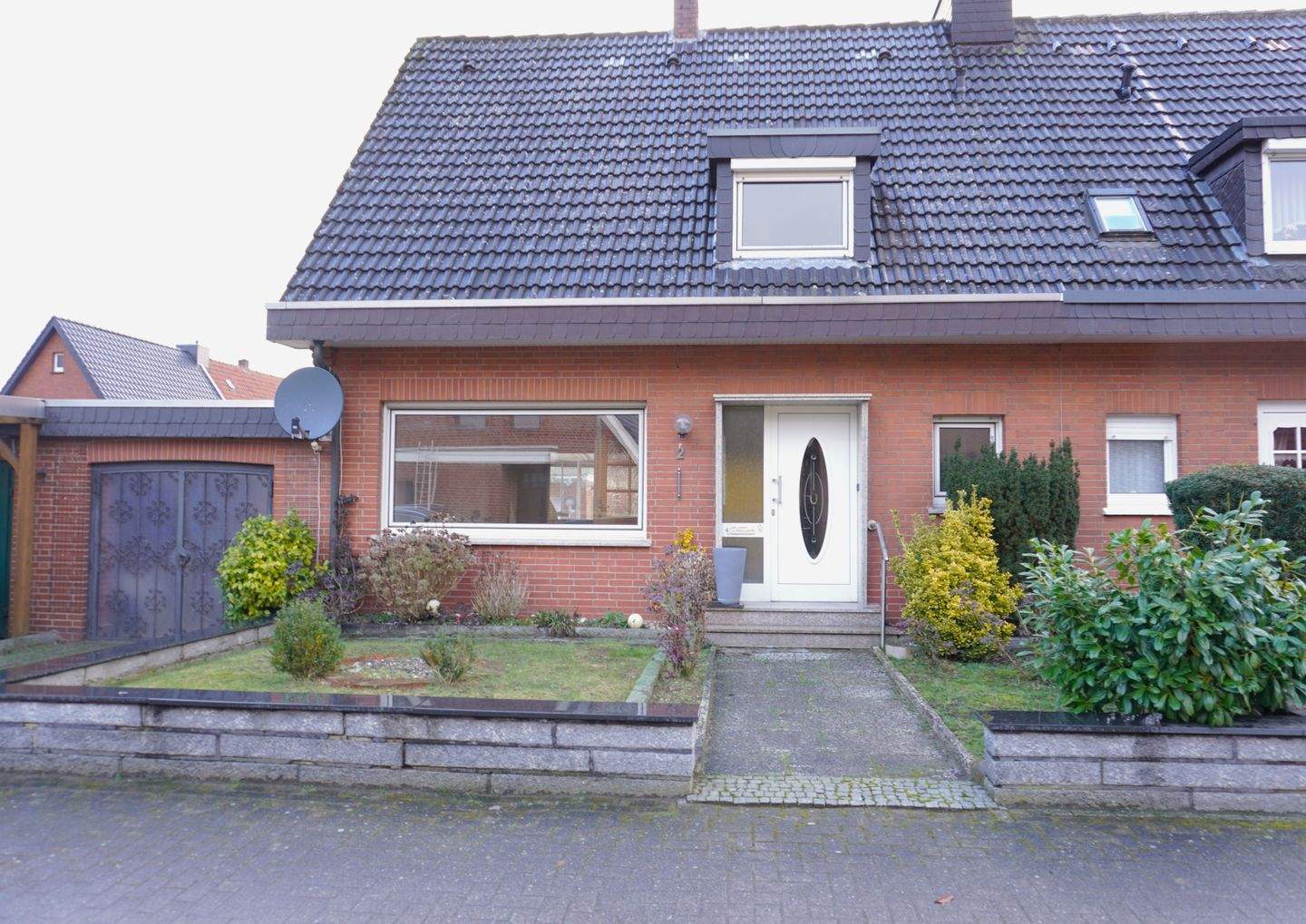 Immobilie in Lingen (Ems) - Handwerker aufgepasst: Doppelhaushälfte auf Erbpachtgrundstück mit Naturblick - Bild 2