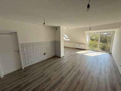 Wohnung zur Miete 517 € 2 Zimmer 60,8 m² Dachgeschoss, 2. Geschoss Düsseldorfer Str. 8 Laagberg Wolfsburg 38440