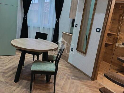 Wohnung zur Miete 700 € 1 Zimmer 25 m² 2. Geschoss Opatija - Centar, Opatija Opatija