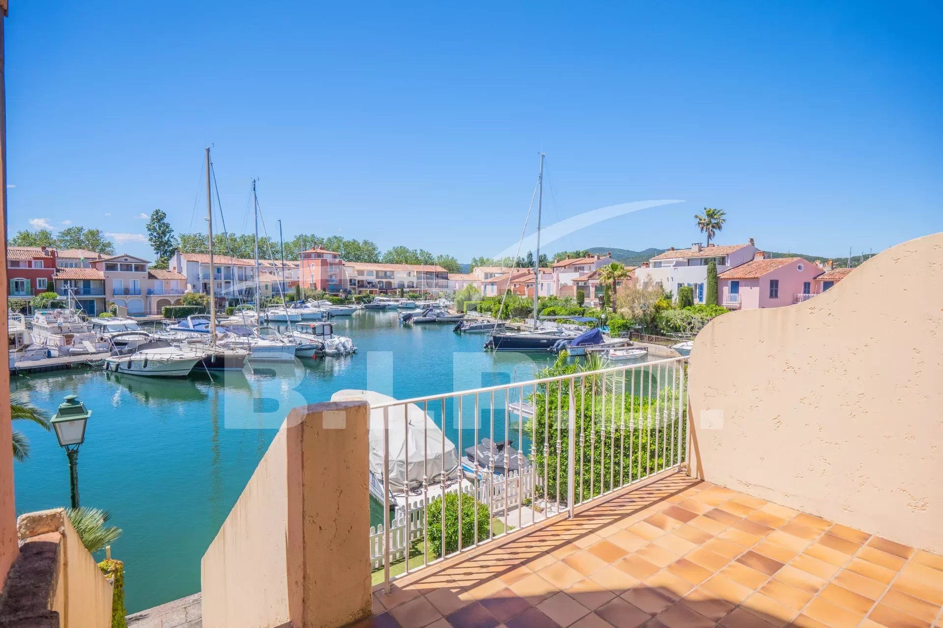 Studio zum Kauf provisionsfrei 830.000 € 3 Zimmer 63 m²<br/>Wohnfläche 1.<br/>Geschoss Port Grimaud 83310