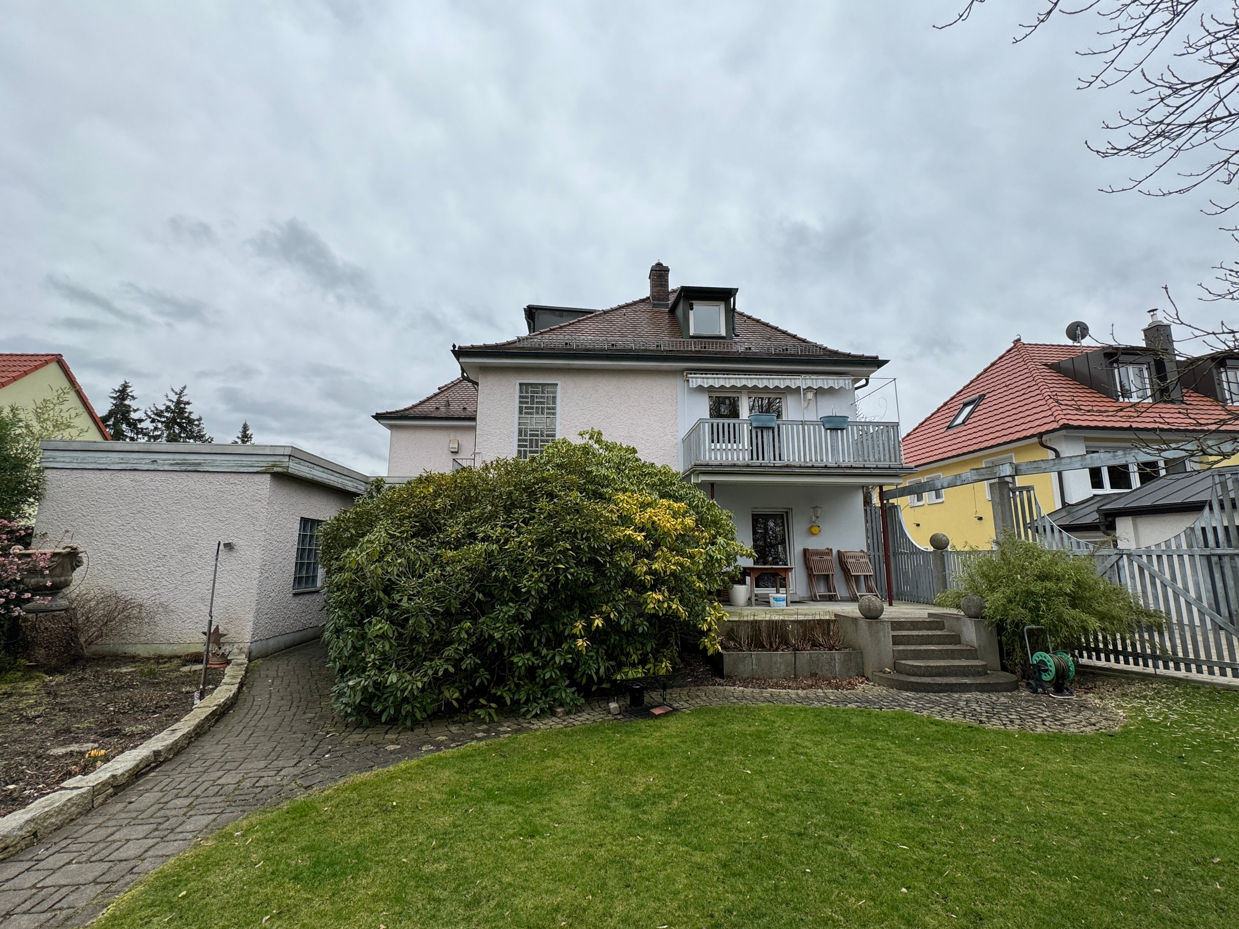 Mehrfamilienhaus zum Kauf 980.000 € 9 Zimmer 283 m²<br/>Wohnfläche 948 m²<br/>Grundstück Röthenbach Röthenbach an der Pegnitz 90552