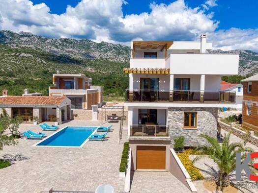 Haus zum Kauf 1.200.000 € 4 Zimmer 388 m² Starigrad 0