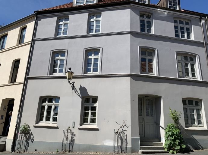 Wohnung zur Miete 570 € 2,5 Zimmer 67 m²<br/>Wohnfläche 1.<br/>Geschoss 01.02.2025<br/>Verfügbarkeit Schatterau 7 Altstadt Wismar 23966