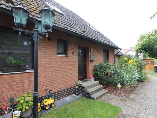 Einfamilienhaus zur Miete 1.649 € 6 Zimmer 150 m² 180 m² Grundstück frei ab 01.02.2026 Wackenroderweg 15 Burgdorf 31303