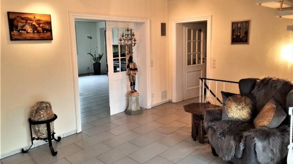 Einfamilienhaus zum Kauf 950.000 € 8 Zimmer 300 m² 1.200 m² Grundstück Külsheim Bad Windsheim 91438