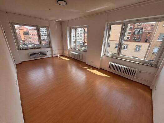 Wohnung zur Miete 600 € 2 Zimmer 66,7 m² frei ab sofort Allersberger Straße 0 Glockenhof Nürnberg 90461
