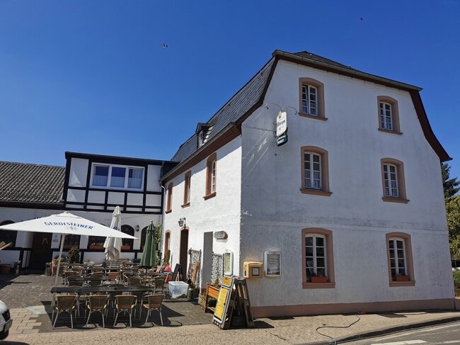 Hotel zum Kauf 480.000 € 530 m²<br/>Gastrofläche 935 m²<br/>Grundstück Ripsdorf Blankenheim 53945