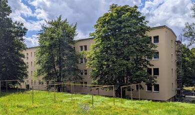 Wohnung zur Miete 628 € 4 Zimmer 75,6 m² Dachgeschoss, 2. Geschoss frei ab sofort Johannes-R.-Becher-Straße 52 Bieblach Gera 07546
