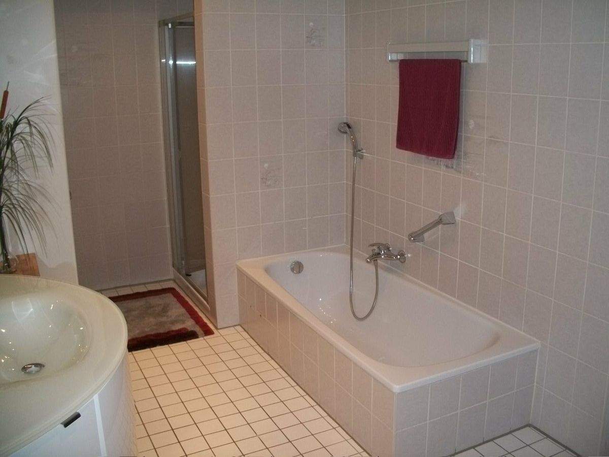 Immobilie in Höxter - **Attraktives Mehrfamilienhaus mit drei hochwertigen Wohnungen - ideale Kapitalanlage** - Bild 4