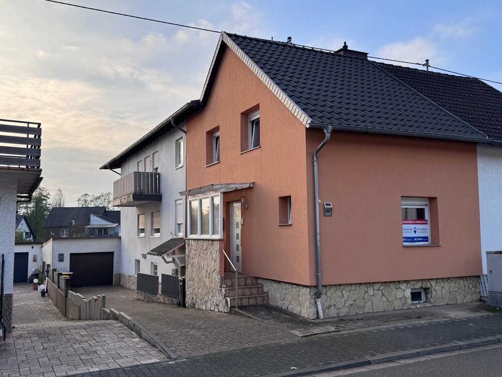 Mehrfamilienhaus zum Kauf 249.000 € 10 Zimmer 225 m²<br/>Wohnfläche 463 m²<br/>Grundstück Roden Saarlouis 66740